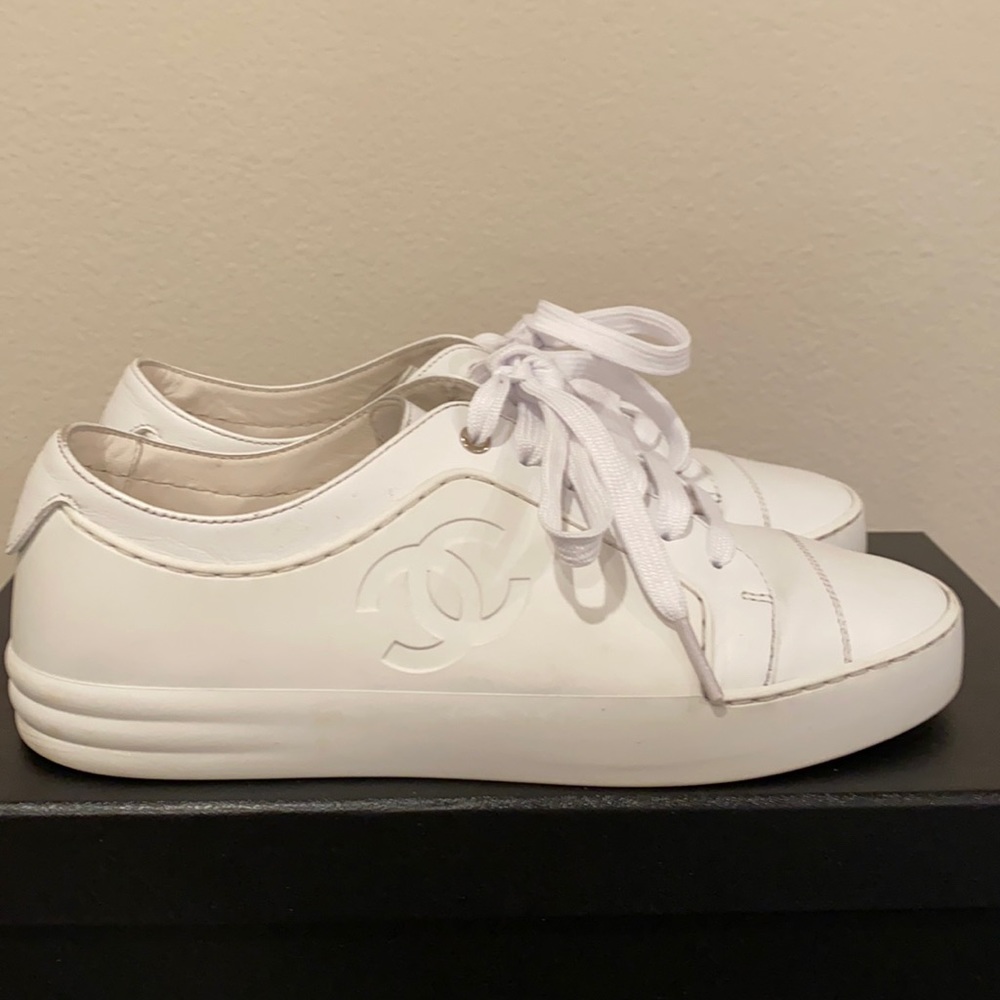 CHANEL white leather sneakers